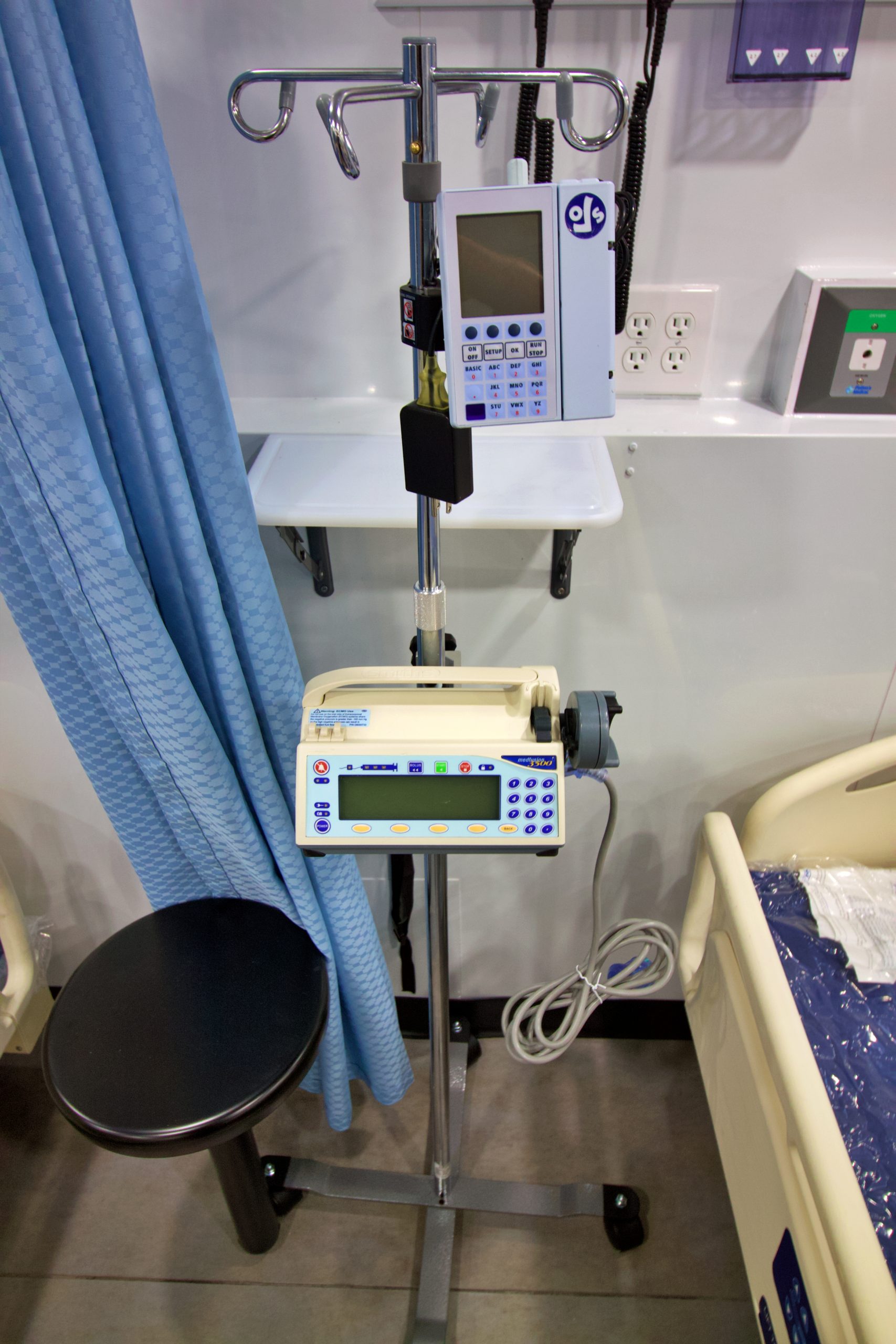 TXMED Interior with medical equipment